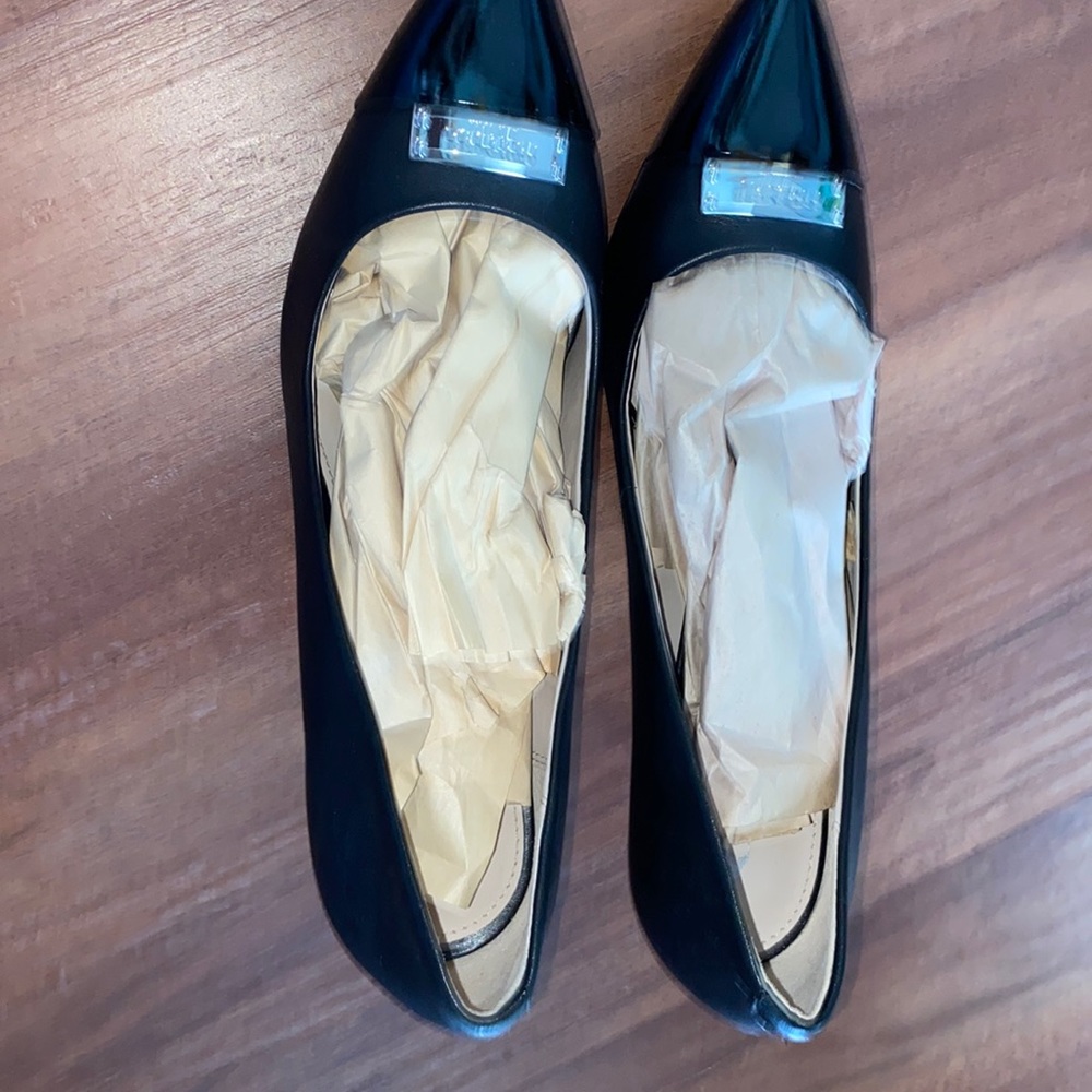 COACH Leather with Patent Leather toes Pumps